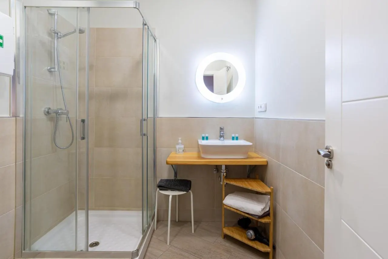 Urbe10 Angel Suites Apartment 4B Málaga 0*,
